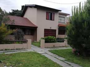 Casa descanso López y Planes a 4 cuadras playa, barrio tranquilo, ideal familia cerca Avenida Constitución
